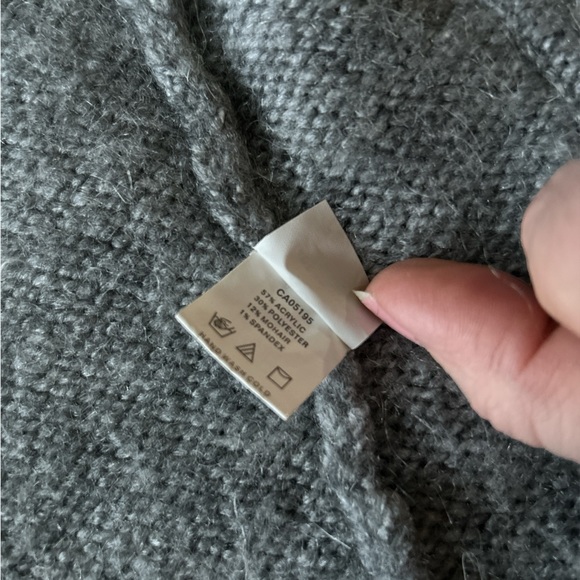 Adam Jacob’s hooded sweater - Picture 5 of 8